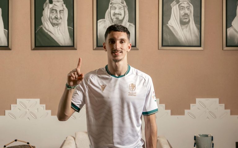 Arabie saoudite : Adil Boulbina s’engage officiellement avec Al-Diriyah